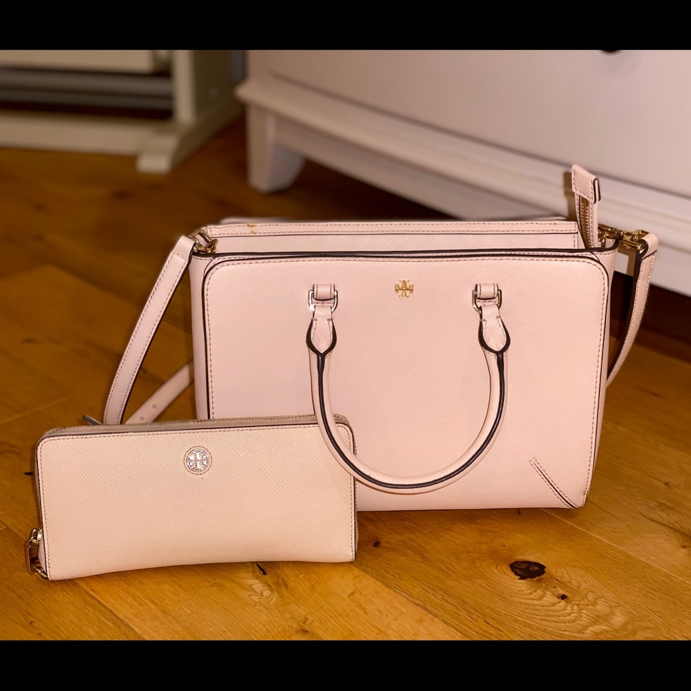 Tory Burch Crossbody in Shell Pink